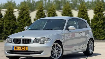 Grijs (metallic) Occasion 2007 BMW 120 Executive Hatchback | € 5.750 (Eerlijke prijs)