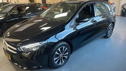Zwart Occasion 2020 Mercedes B180 Business MPV | € 18.750 (Super prijs)