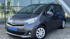 Grijs Gebruikt 2012 Toyota Verso-S MPV | € 8.950 (Eerlijke prijs)
