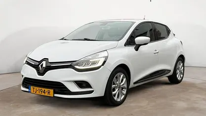 Wit Occasion 2018 Renault Clio IV Intens Hatchback | € 11.185 (Eerlijke prijs)