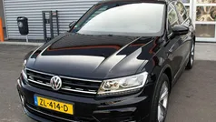 Zwart Gebruikt 2019 VW Tiguan R-line SUV | € 26.950 (Eerlijke prijs)