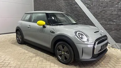 Grijs Gebruikt 2022 Mini Cooper Classic Hatchback | € 19.400 (Super prijs)
