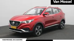 Rood Gebruikt 2019 MG ZS Luxury Sedan | € 13.495 (Eerlijke prijs)