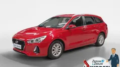 Scarlet red pearl (pr2) Gebruikt 2018 Hyundai i30 Comfort Stationwagen | € 14.450 (Eerlijke prijs)