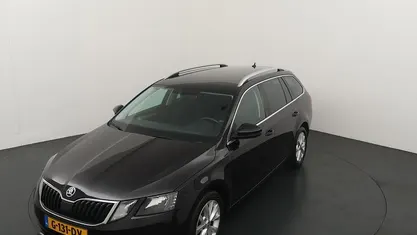Zwart Gebruikt 2019 Skoda Octavia Business Line Stationwagen | € 16.045 (Eerlijke prijs)