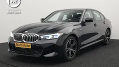 Zwart, metallic lak Gebruikt 2023 BMW 330 M Sport Sedan | € 45.440 (Eerlijke prijs)