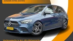 Blauw, metallic lak Gebruikt 2019 Mercedes B200 Business MPV | € 25.900 (Eerlijke prijs)