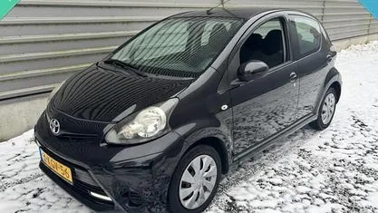 Occasion Toyota Aygo 68 PK (50 kW) 2013 Zwart Hatchback