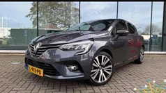 Grijs Gebruikt 2021 Renault Clio V Initiale Paris Hatchback | € 17.900 (Eerlijke prijs)