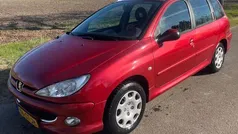 Rood Gebruikt 2006 Peugeot 206 Stationwagen | € 1.999 (Eerlijke prijs)