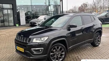 Zwart Occasion 2021 Jeep Compass SUV | € 22.895 (Eerlijke prijs)