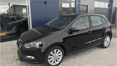 Zwart, metallic lak Gebruikt 2017 VW Polo Comfortline Hatchback | € 9.950 (Super prijs)
