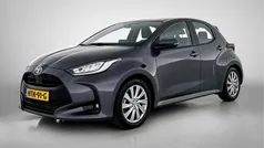 Grijs Gebruikt 2023 Toyota Yaris Hybrid Hatchback | € 23.950 (Eerlijke prijs)