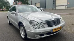 Grijs Gebruikt 2003 Mercedes E240 Classic Sedan | € 6.999 (Eerlijke prijs)