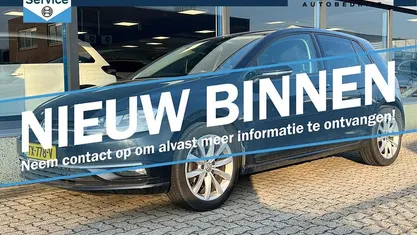 Occasion 2018 VW Golf VII Highline Hatchback | € 16.945 (Eerlijke prijs)