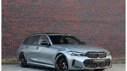 Grijs Occasion 2023 BMW 330 M Sport Stationwagen | € 43.950 (Eerlijke prijs)