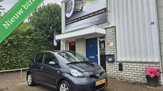 Grijs Gebruikt 2011 Toyota Aygo Hatchback | € 3.249 (Eerlijke prijs)