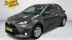 Grijs Gebruikt 2024 Toyota Yaris Hybrid Active Hatchback | € 23.445 (Eerlijke prijs)
