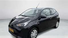 Zwart Gebruikt 2021 Toyota Aygo Hatchback | € 10.950 (Eerlijke prijs)