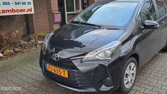 Zwart Gebruikt 2017 Toyota Yaris Hatchback | € 13.750 (Eerlijke prijs)
