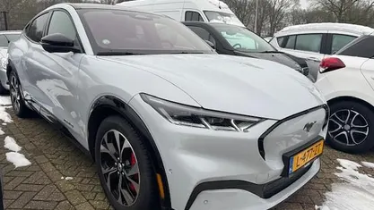 Gebruikt 2021 Ford Mustang Mach-E SUV | € 27.550 (Eerlijke prijs)