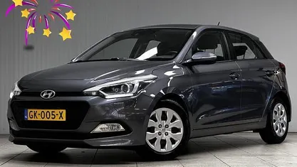 Grijs (metallic) Gebruikt 2015 Hyundai i20 Comfort Hatchback | € 5.995 (Eerlijke prijs)