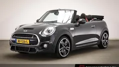 Grijs, metallic lak Gebruikt 2017 Mini Cooper S Cabriolet Business Cabriolet | € 22.900 (Eerlijke prijs)