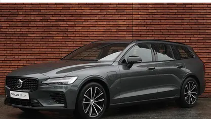 Groen Gebruikt 2025 Volvo V60 Plus Stationwagen | € 45.950 (Eerlijke prijs)