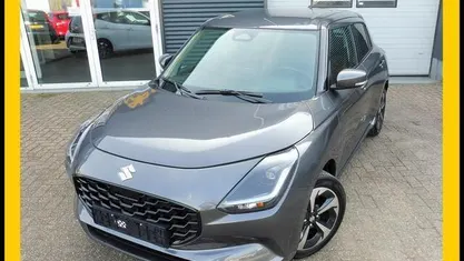 Occasion 2025 Suzuki Swift Style Hatchback | € 24.949 (Eerlijke prijs)