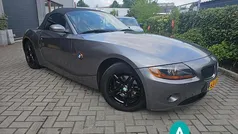 Grijs, metallic lak Gebruikt 2005 BMW Z4 Cabriolet | € 8.250 (Eerlijke prijs)