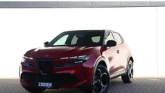 Rood Nieuw 2025 Alfa Romeo Junior Edizione Speciale SUV | € 40.900 (Eerlijke prijs)