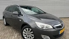 Grijs Gebruikt 2013 Opel Astra Sport Stationwagen | € 5.775 (Eerlijke prijs)