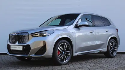 Spacesilber (zilver metallic) Gebruikt 2024 BMW iX1 Comfort Edition SUV | € 44.950 (Super prijs)