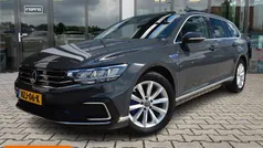 Grijs Gebruikt 2020 VW Passat Business Stationwagen | € 23.450 (Goede deal)