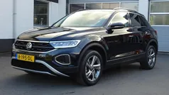 Zwart Gebruikt 2022 VW T-Roc Edition SUV | € 23.950 (Eerlijke prijs)