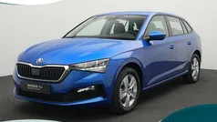 Blauw, metallic lak Gebruikt 2023 Skoda Scala Ambition Hatchback | € 19.800 (Eerlijke prijs)