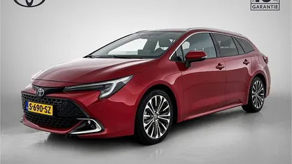 Rood Occasion 2023 Toyota Corolla Edition Stationwagen | € 27.900 (Eerlijke prijs)