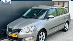 Beige, metallic lak Gebruikt 2011 Skoda Fabia GreenLine Stationwagen | € 2.950 (Eerlijke prijs)