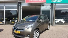 Bruin Gebruikt 2015 Toyota Verso-S Trend MPV | € 12.990 (Eerlijke prijs)