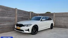 Wit Gebruikt 2020 BMW 320 Executive Stationwagen | € 23.950 (Goede deal)