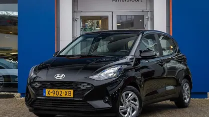 Zwart Occasion 2024 Hyundai i10 Comfort Hatchback | € 19.895 (Eerlijke prijs)