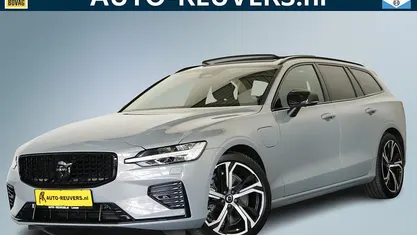 Grijs Occasion 2024 Volvo V60 Plus Stationwagen | € 50.900 (Eerlijke prijs)