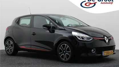 Zwart Gebruikt 2013 Renault Clio IV Expression Hatchback | € 4.950 (Eerlijke prijs)
