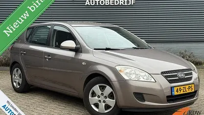 Gebruikt 2008 Kia Ceed Hatchback | € 3.750 (Eerlijke prijs)