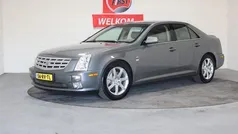 Grijs, metallic lak Gebruikt 2005 Cadillac STS Sedan | € 13.950