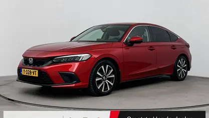 Rood Gebruikt 2023 Honda Civic Elegance Hatchback | € 31.400 (Eerlijke prijs)