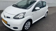 Wit Gebruikt 2010 Toyota Aygo Comfort Hatchback | € 2.450 (Eerlijke prijs)