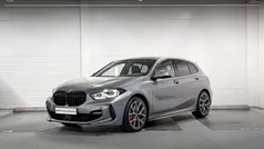 Grijs Gebruikt 2024 BMW 118 Comfort Edition Hatchback | € 33.900 (Eerlijke prijs)