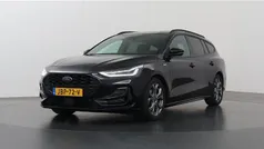 Zwart Gebruikt 2023 Ford Focus ST-Line X Stationwagen | € 25.330 (Eerlijke prijs)