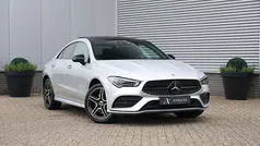 Gebruikt 2023 Mercedes CLA250 AMG Sedan | € 39.490 (Eerlijke prijs)